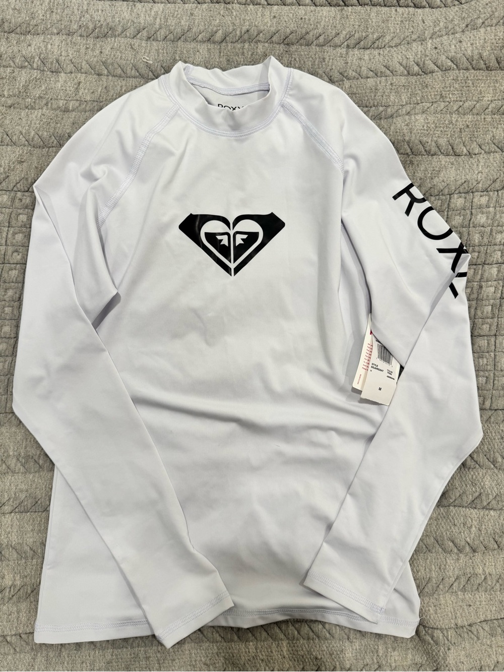 NWT- Roxy White Long Sleeve Rash Guard with Black Logo 🤍💦